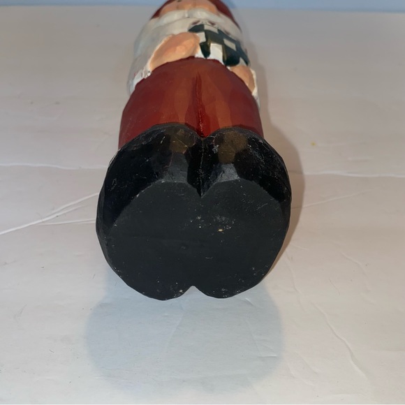 Midwest of Cannon Falls Folk Art Christmas Santa with Heart Figure 10" - Picture 8 of 8